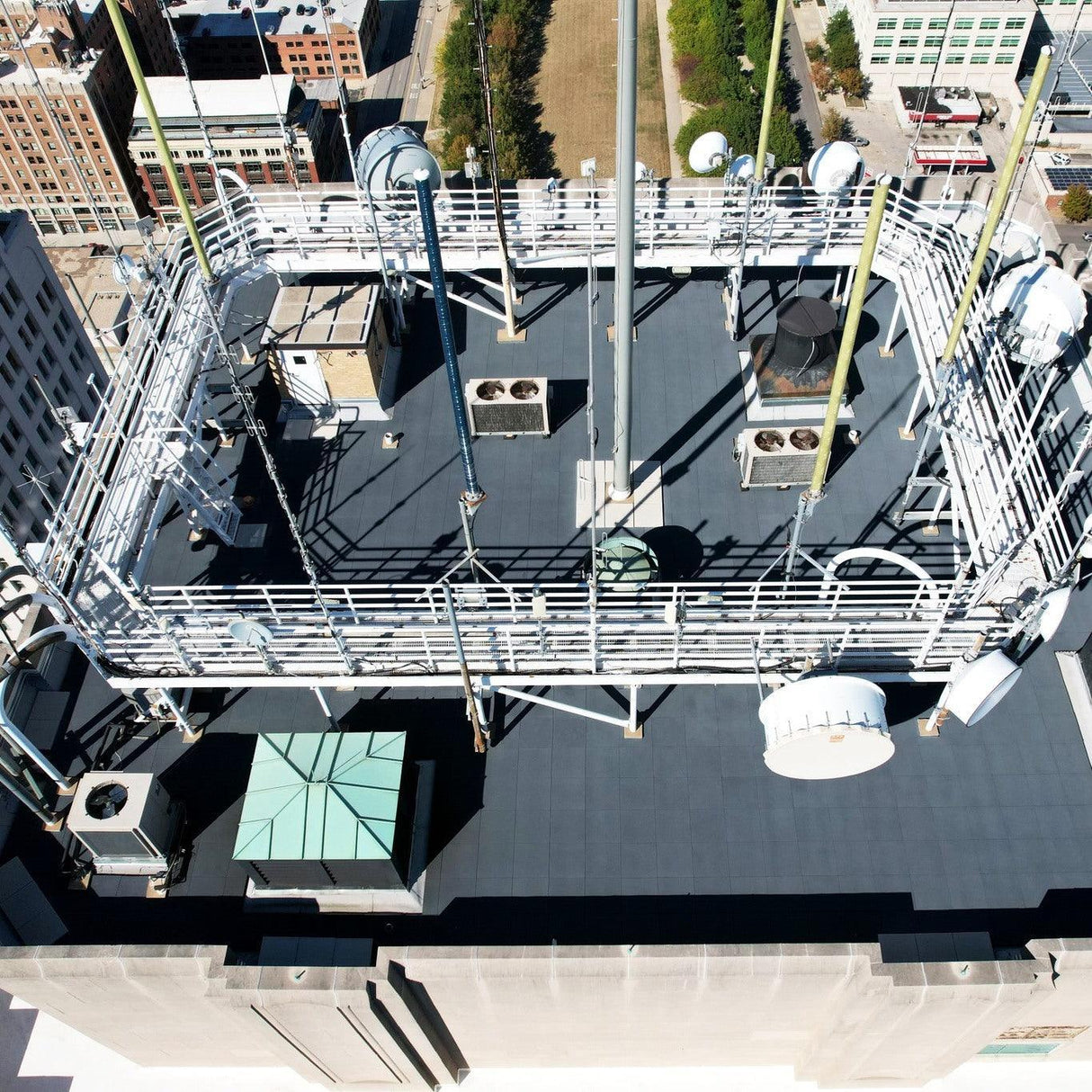 Rubber Rooftop Flooring Tiles Sprung Gym Flooring