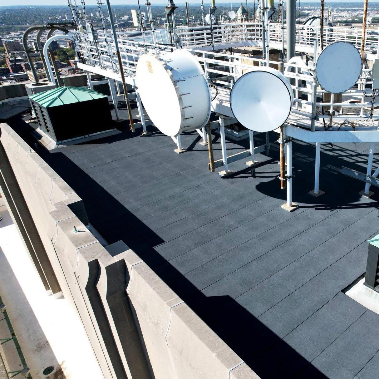 Rubber Rooftop Flooring Tiles Sprung Gym Flooring