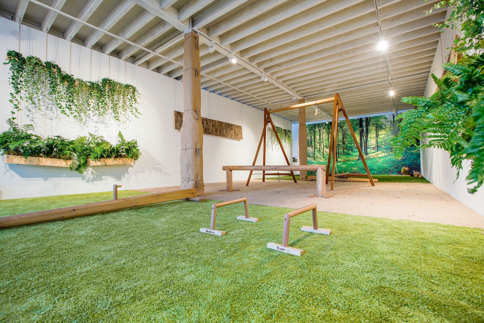 Indoor Gym Turf to Create Biophilic Gym Space